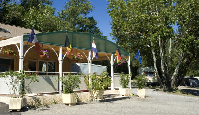 Bar en Snack Camping Le Nautic